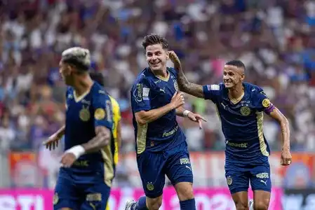 Imagem de Bahia vence no sufoco após Mirassol perder pênalti no fim